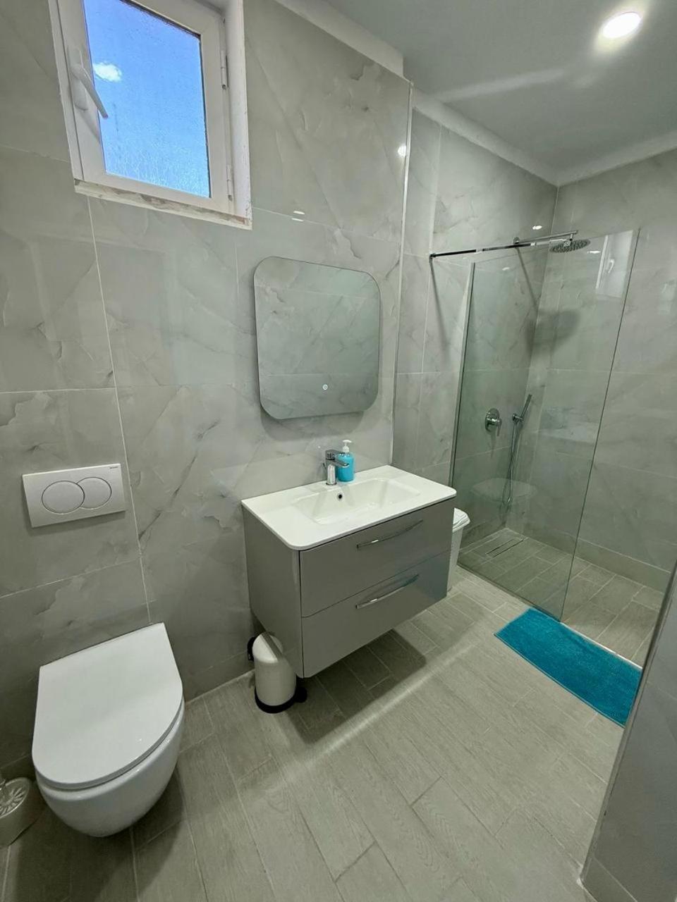 Hotel Stolis Himare Buitenkant foto