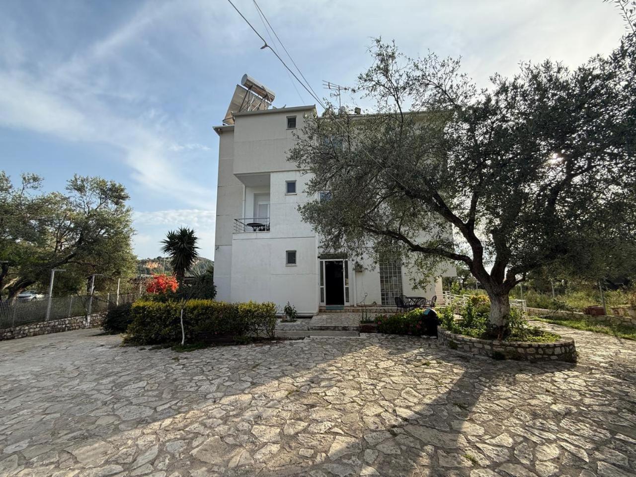 Hotel Stolis Himare Buitenkant foto